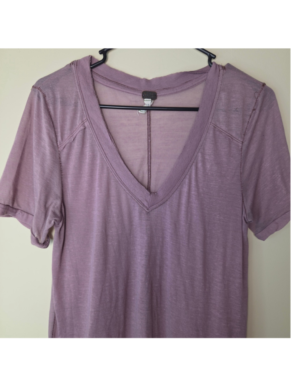 Women's We The Free Short Sleeve V-Neck Tee, Purple, Size XS - Picture 3 of 8